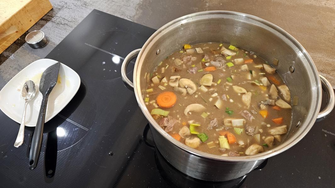 a pot full of beef stew